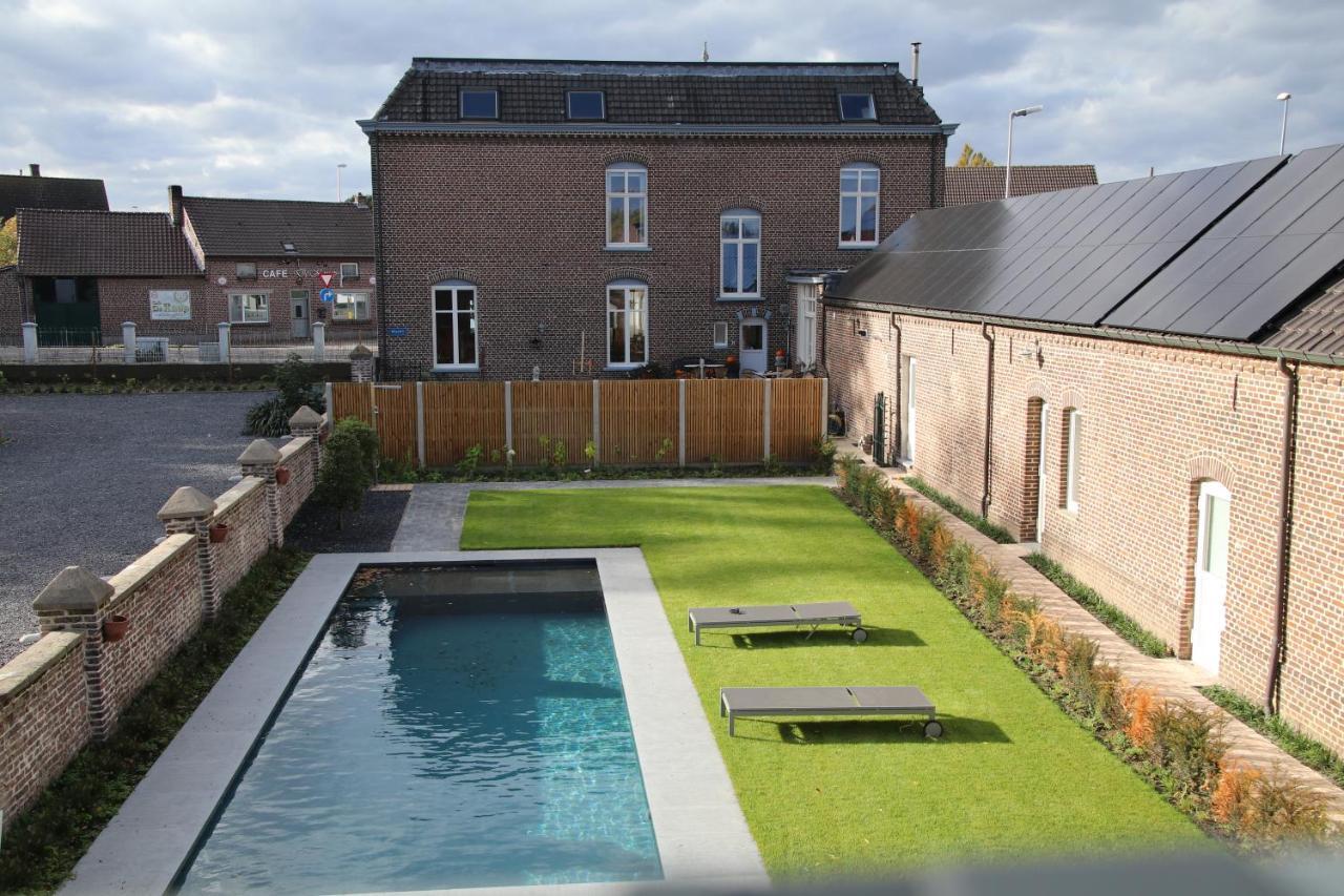 B&B Het Doctershoes Kinrooi Exterior photo