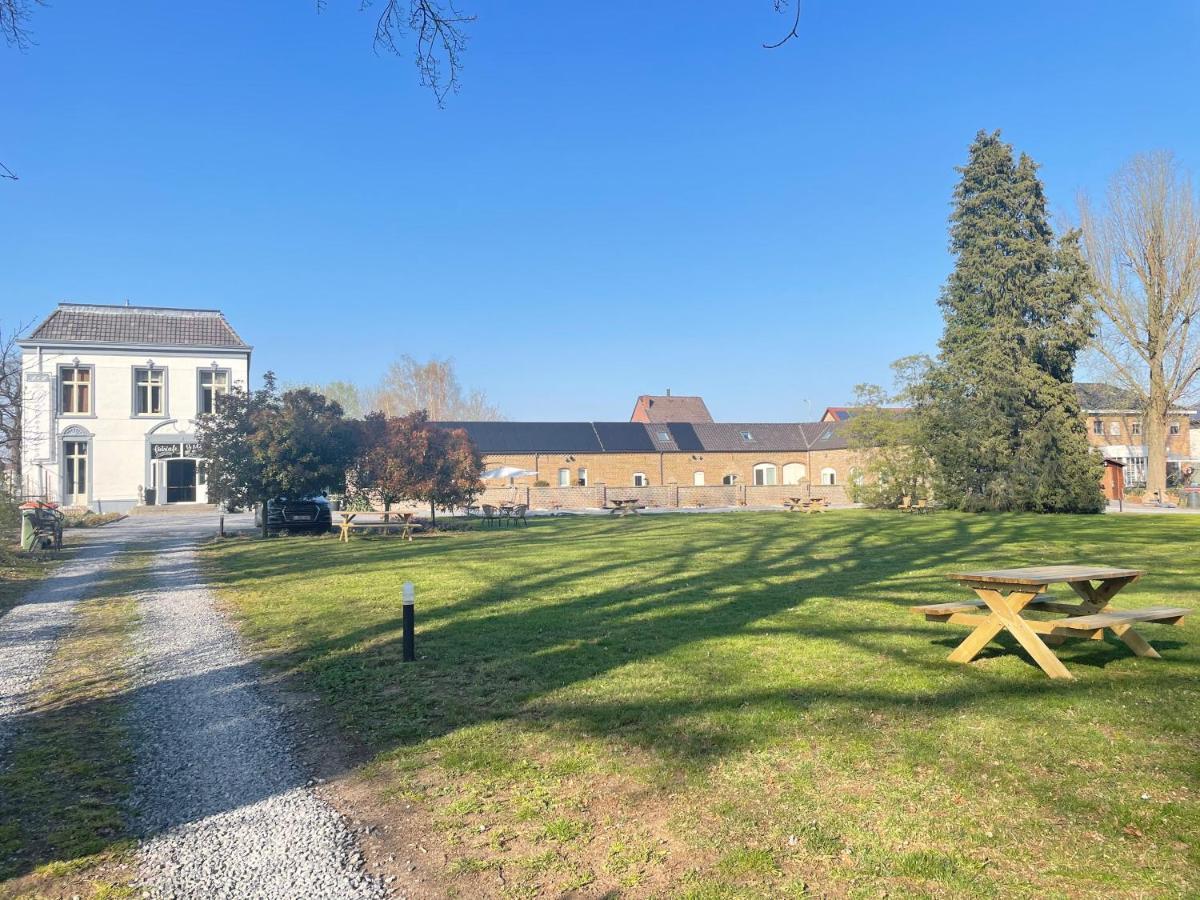 B&B Het Doctershoes Kinrooi Exterior photo