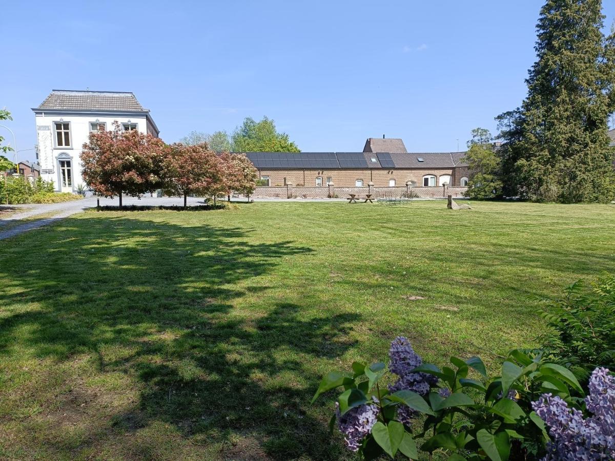 B&B Het Doctershoes Kinrooi Exterior photo