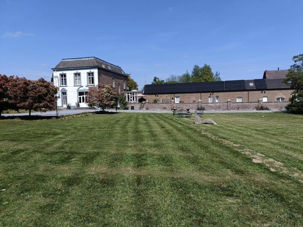 B&B Het Doctershoes Kinrooi Exterior photo